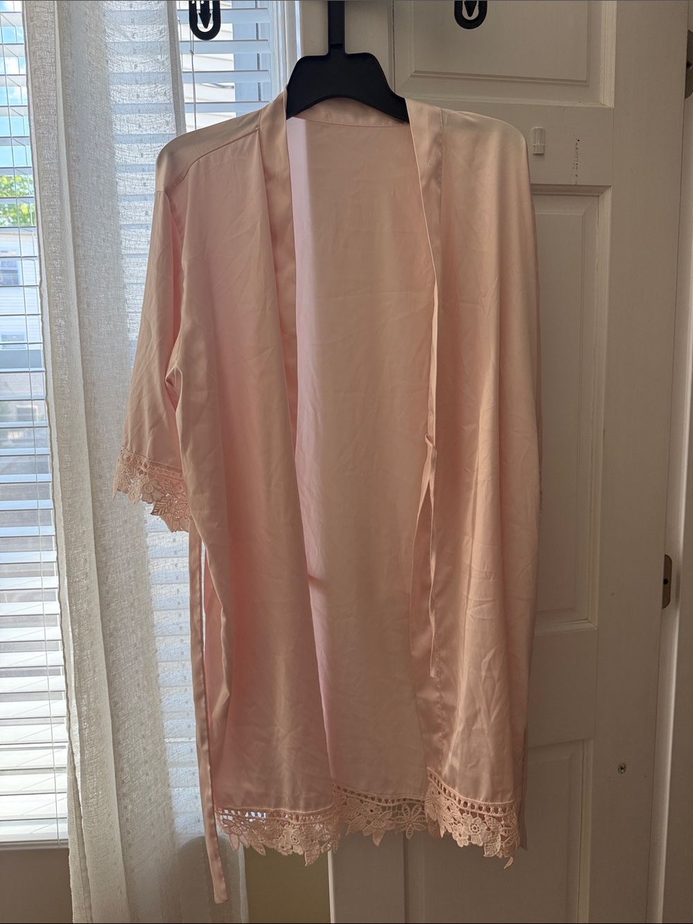 Bride/bridesmaid Silky Lace-Trim Robe - Light Pink
